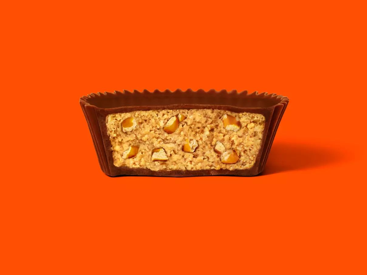 reese's big cup relleno pretzel - Candy Factory